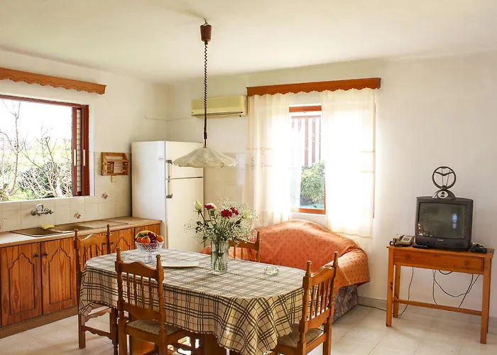 Дом отдыха Pelagion Sea Coral - Beachfront *